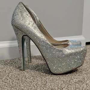 Blue by Betsy Johnson Star Platform heels